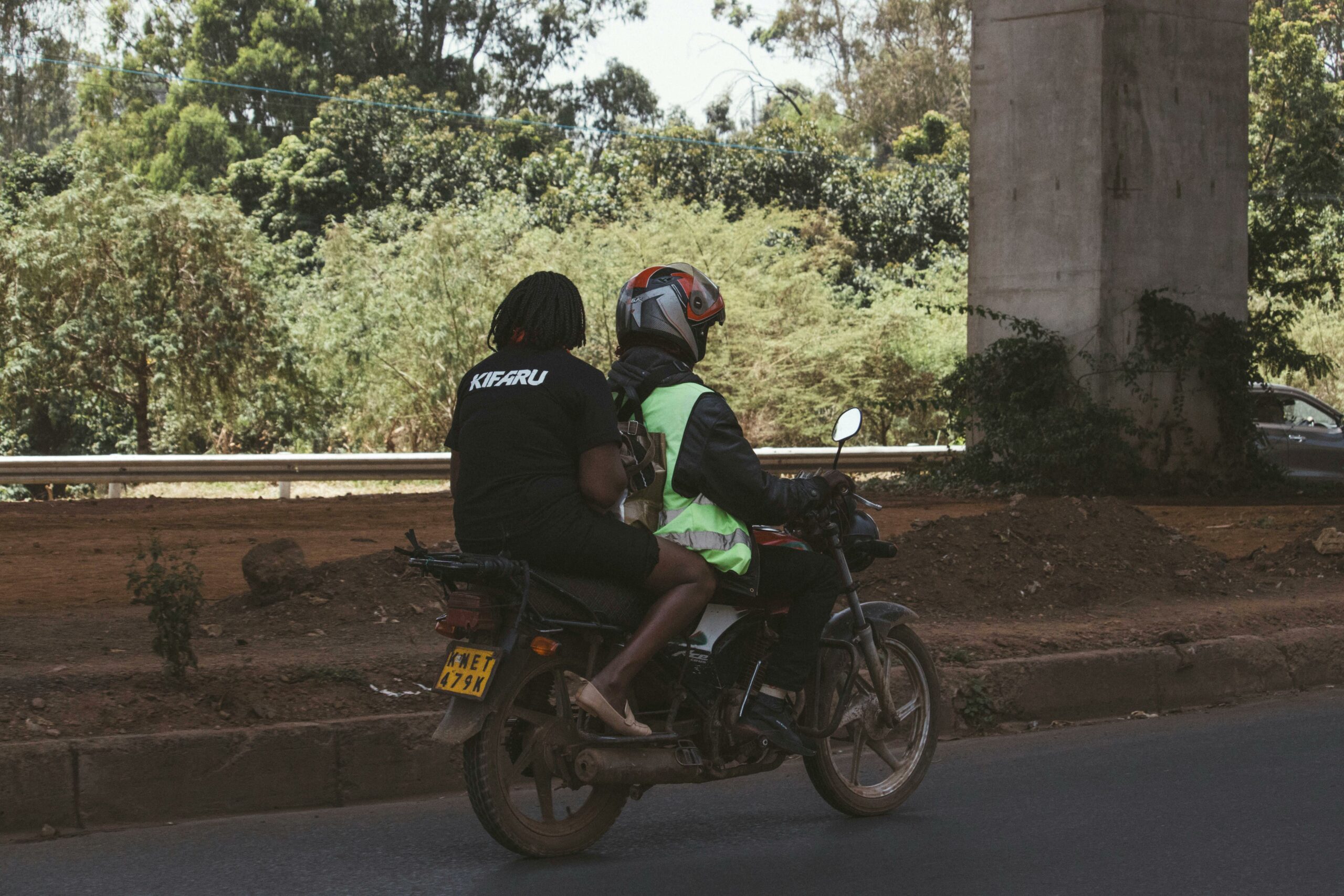 Passageiro de Mototáxi Sofre Acidente: Quem Responde Pelos Danos?